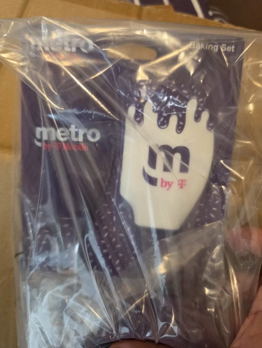 Metro By T-Mobile Spatula Set And Measuring Cups